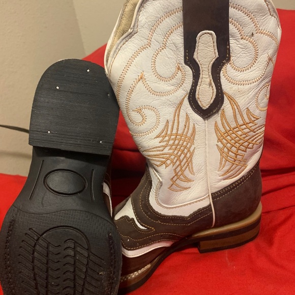 Boots - Picture 1 of 3